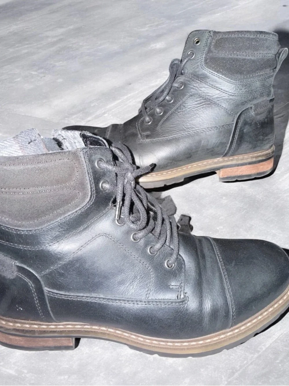 CROWN VINTAGE men's black boots, size 11M/44, made in India.